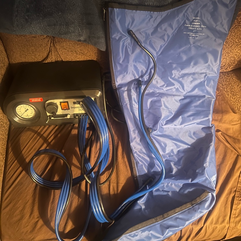 Bio Compression Systems model SC 3004 Sequential Circulator w/ 1 Leg Sleeve
